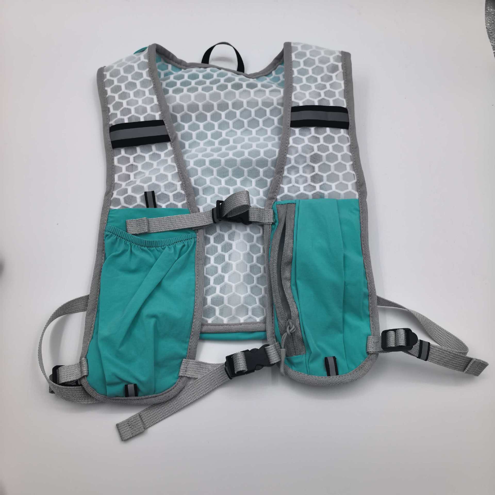 Сумка для телефона, сумка-жиле – обзор и цена Hydration Vest